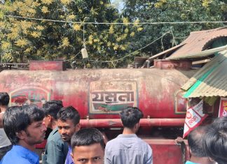 কবিরহাটে তেলবাহী লরি চাপায় ব্যবসায়ীর মৃত্যু, আহত-৩