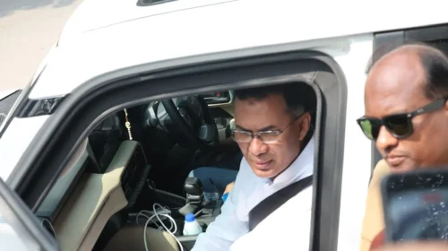 সদ্য সমাপ্ত ত্রয়োদশ সংসদ নির্বাচনের পূর্ণাঙ্গ ফল প্রকাশের পর এটাই প্রথম প্রকাশ্যে আসলেন বিএনপি চেয়ারম্যান তারেক রহমান। ছবি : সংগৃহীত